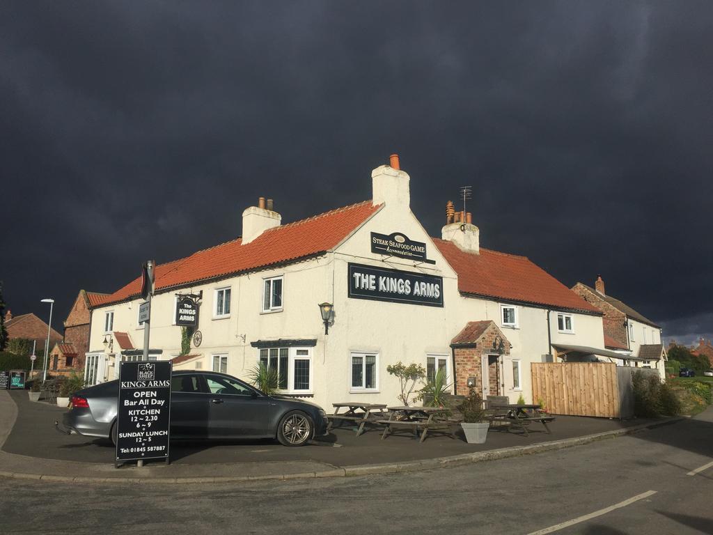 Kings Arms Hotel Thirsk Eksteriør billede